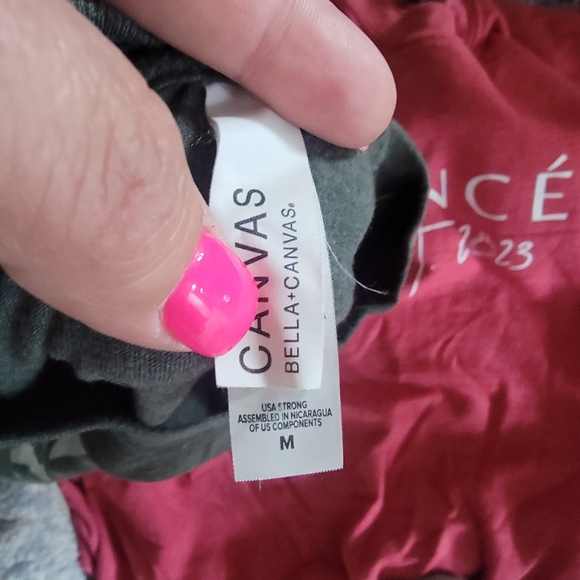 Future Mrs 2023 crew Sweatshirt and shirt large Crewneck - Picture 5 of 5